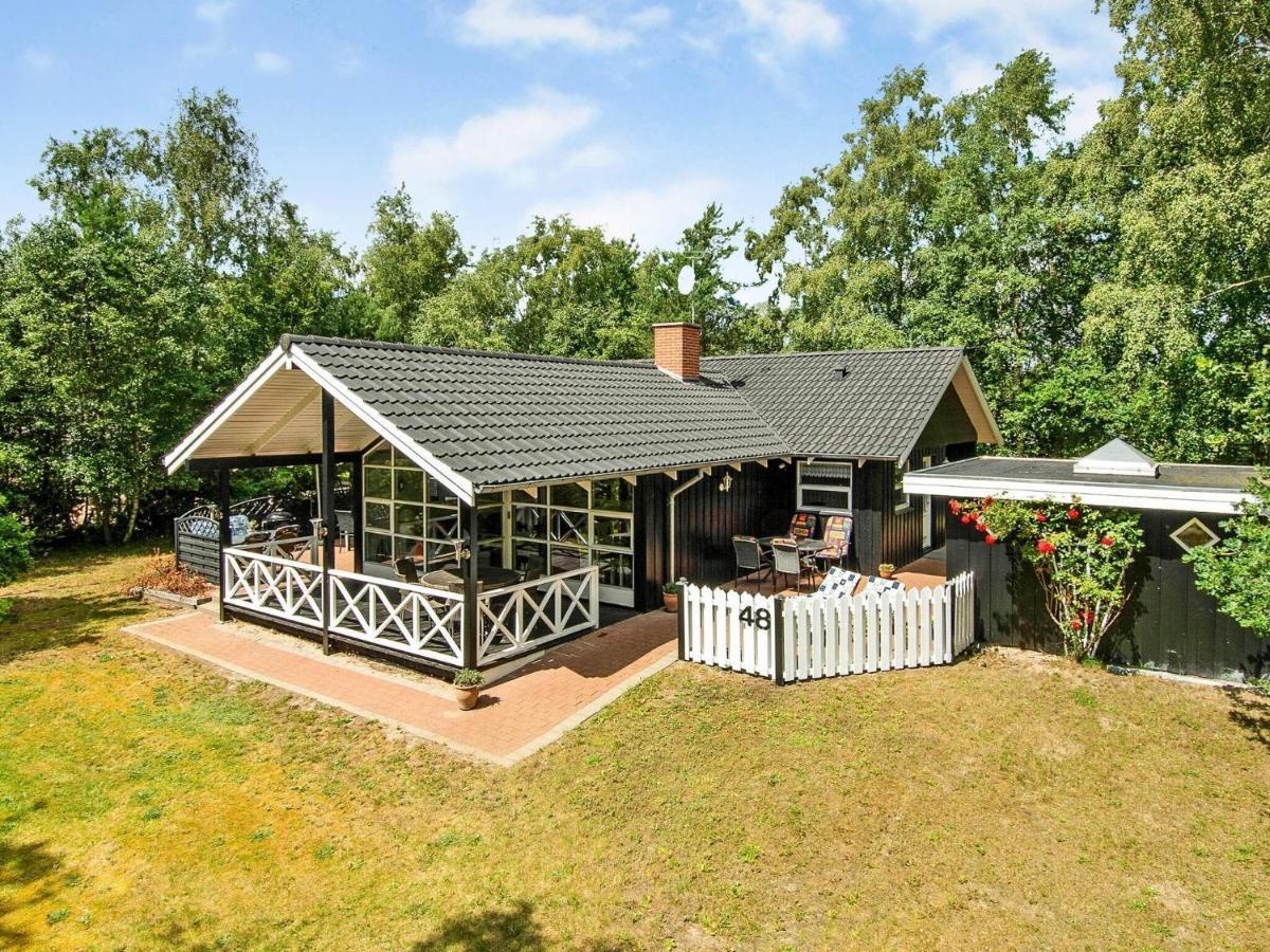 8 Person Holiday Home In Hadsund Экстерьер фото